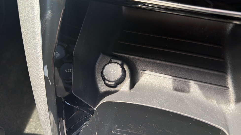 Peugeot 208 1.2 PureTech 100 GT 5dr Petrol Hatchback - Image 36