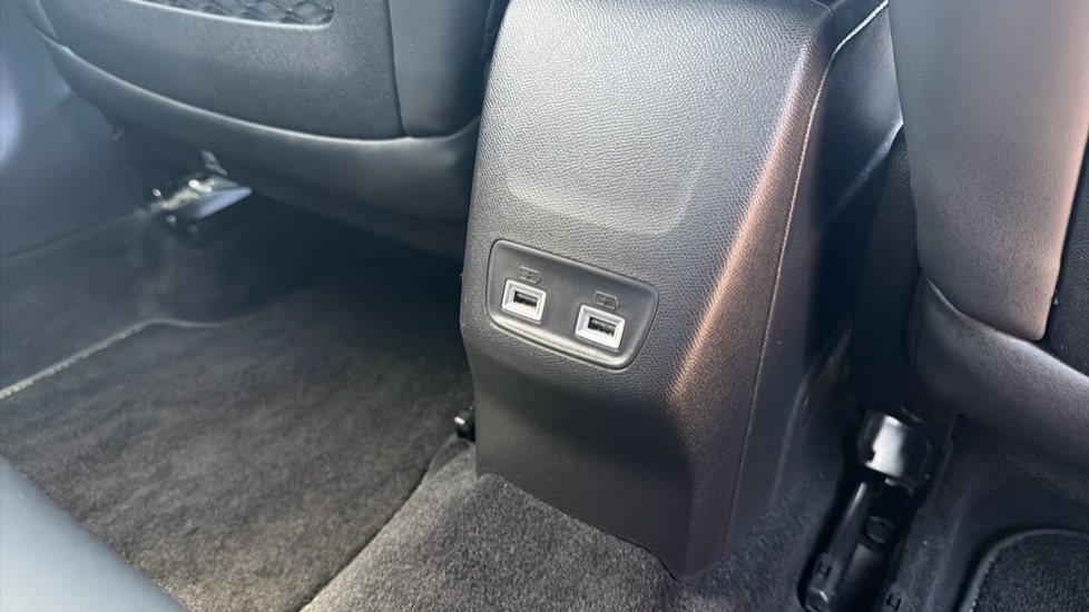 Peugeot 208 1.2 PureTech 100 GT 5dr Petrol Hatchback - Image 39