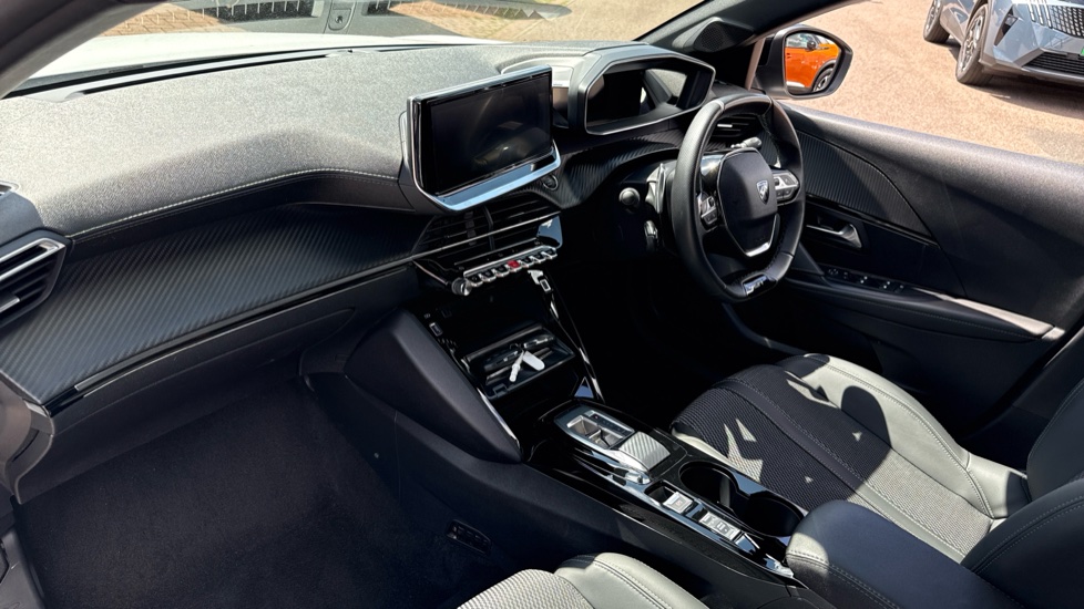 Peugeot 208 1.2 Hybrid 136 GT 5dr e-DSC6 Petrol Hatchback - Image 9