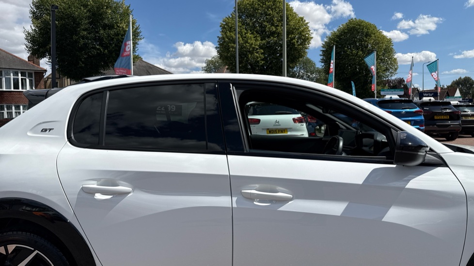 Peugeot 208 1.2 Hybrid 136 GT 5dr e-DSC6 Petrol Hatchback - Image 23