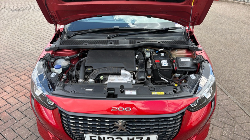Peugeot 208 1.2 PureTech 100 Allure Premium + 5dr EAT8 Petrol Hatchback - Image 8