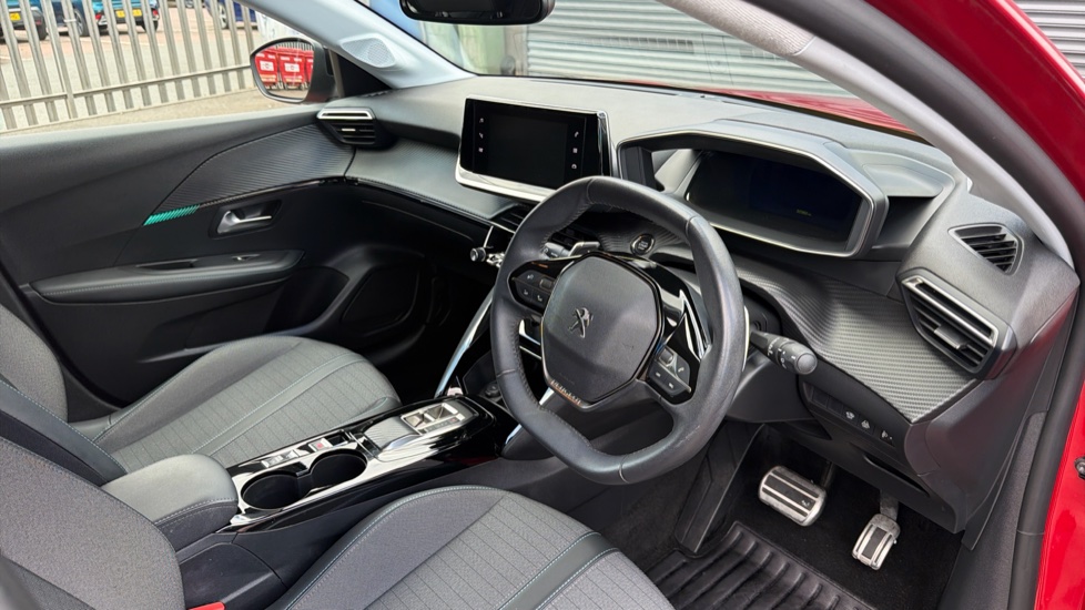 Peugeot 208 1.2 PureTech 100 Allure Premium + 5dr EAT8 Petrol Hatchback - Image 11