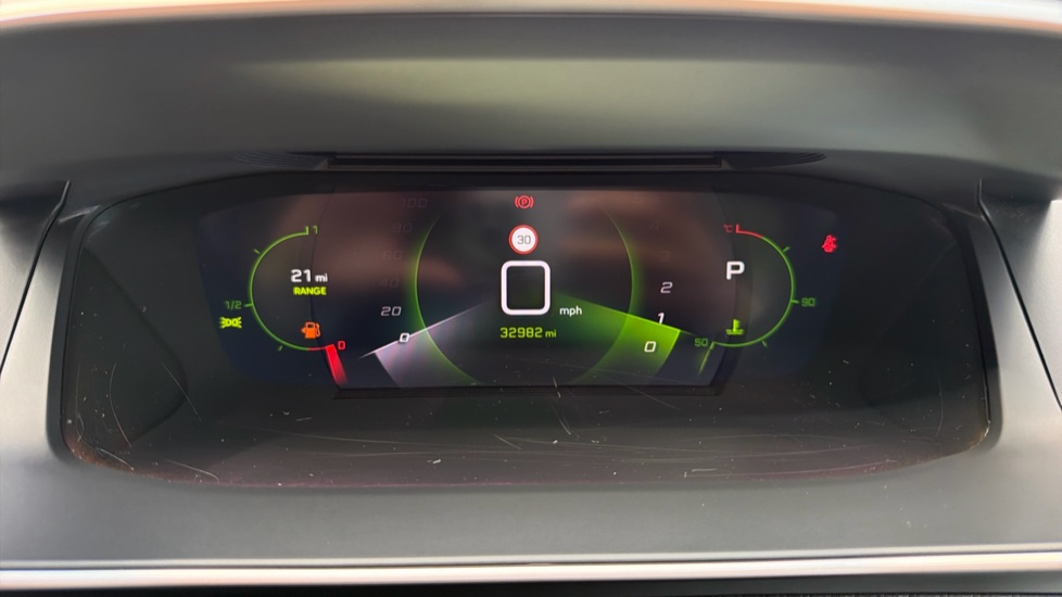 Peugeot 208 1.2 PureTech 100 Allure Premium + 5dr EAT8 Petrol Hatchback - Image 18