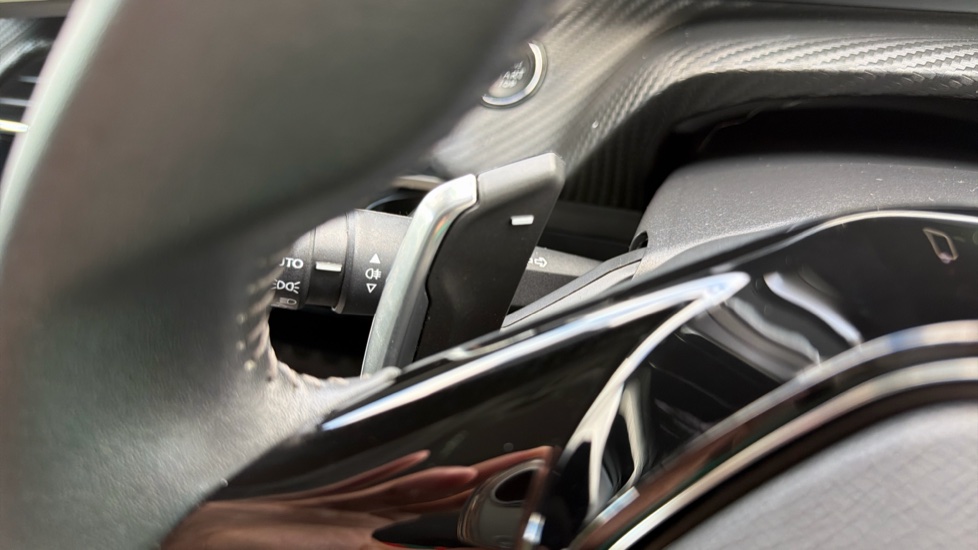 Peugeot 208 1.2 PureTech 100 Allure Premium + 5dr EAT8 Petrol Hatchback - Image 26