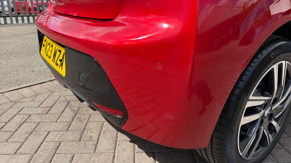 Peugeot 208 1.2 PureTech 100 Allure Premium + 5dr EAT8 Petrol Hatchback - Image 36