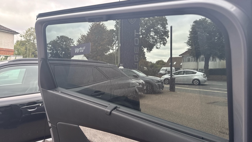 Peugeot 5008 1.2 PureTech GT 5dr EAT8 Petrol Estate - Image 29