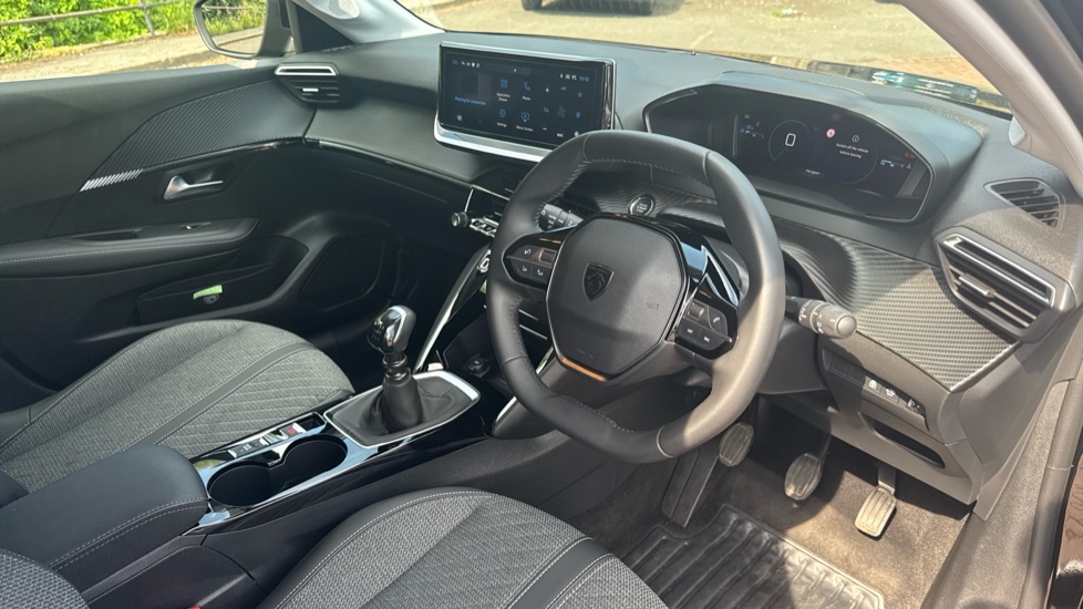 Peugeot 208 1.2 PureTech 100 Allure 5dr Petrol Hatchback - Image 11