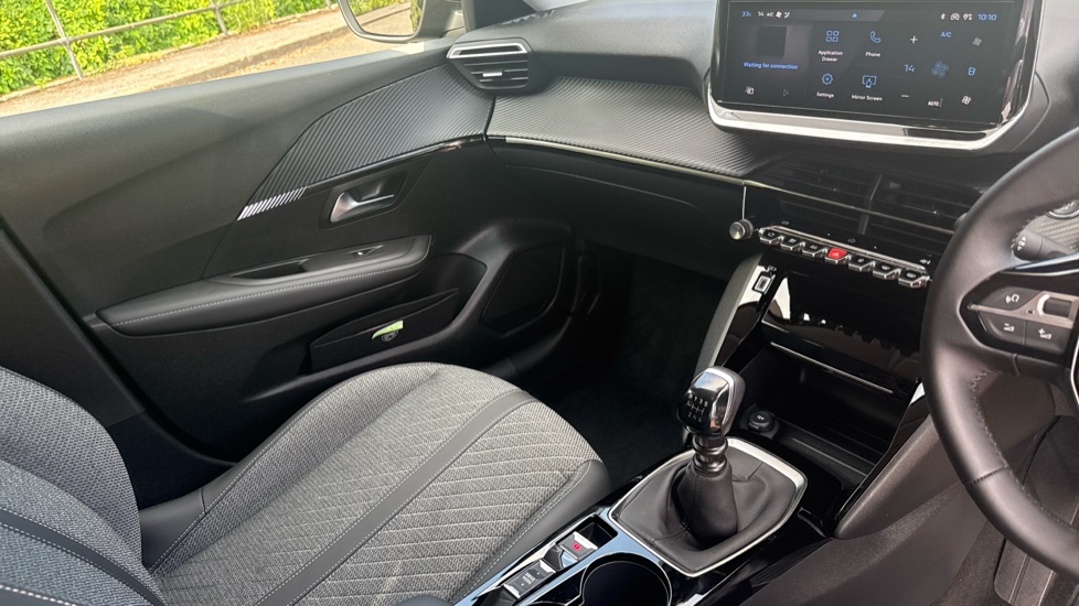 Peugeot 208 1.2 PureTech 100 Allure 5dr Petrol Hatchback - Image 14