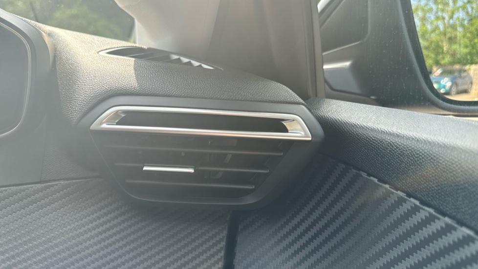 Peugeot 208 1.2 PureTech 100 Allure 5dr Petrol Hatchback - Image 26