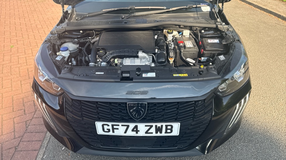 Peugeot 208 1.2 PureTech 100 Allure 5dr Petrol Hatchback - Image 8