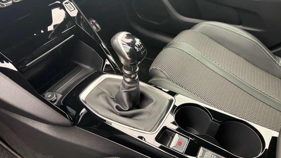 Peugeot 208 1.2 PureTech 100 GT 5dr Petrol Hatchback - Image 13