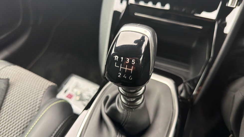 Peugeot 208 1.2 PureTech 100 GT 5dr Petrol Hatchback - Image 31