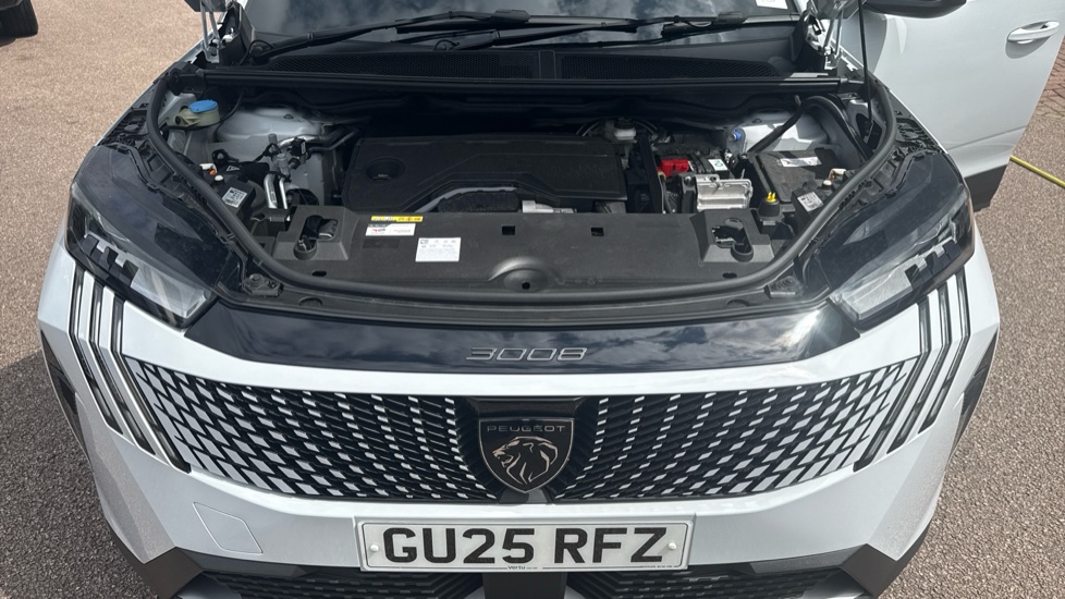 Peugeot 3008 1.2 Hybrid 136 Allure 5dr e-DSC6 Petrol Estate - Image 8