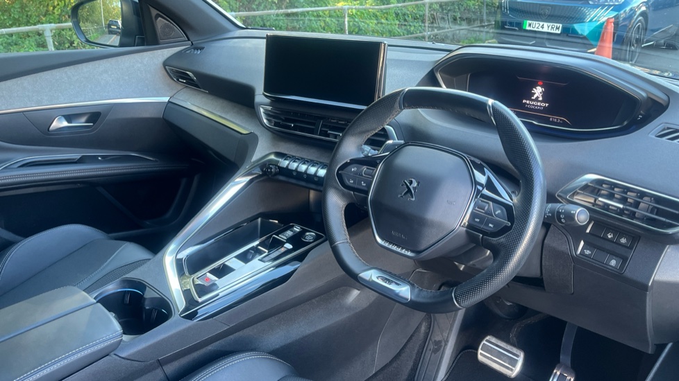 Peugeot 3008 1.2 Hybrid 136 GT 5dr e-DSC6 Petrol Estate - Image 11