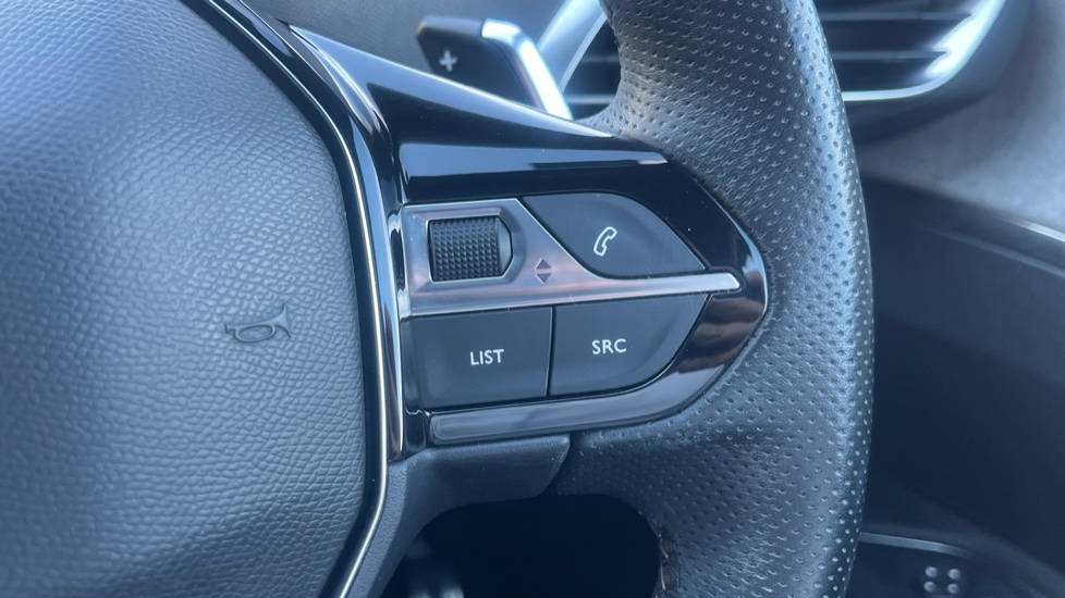 Peugeot 3008 1.2 Hybrid 136 GT 5dr e-DSC6 Petrol Estate - Image 22