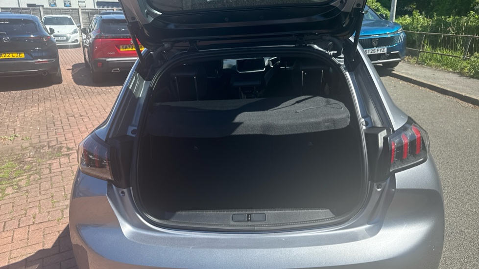 Peugeot 208 1.2 PureTech 100 GT 5dr Petrol Hatchback - Image 4