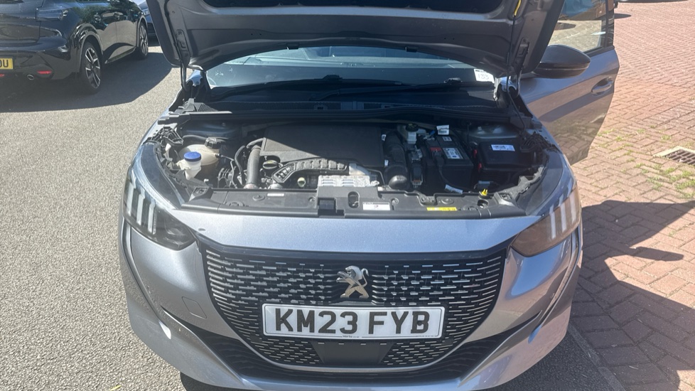 Peugeot 208 1.2 PureTech 100 GT 5dr Petrol Hatchback - Image 8