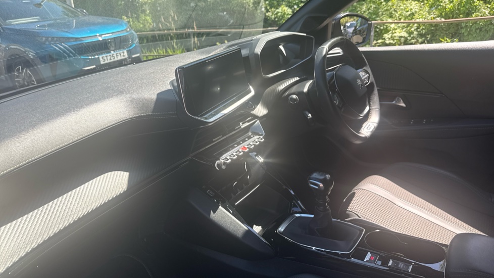 Peugeot 208 1.2 PureTech 100 GT 5dr Petrol Hatchback - Image 9