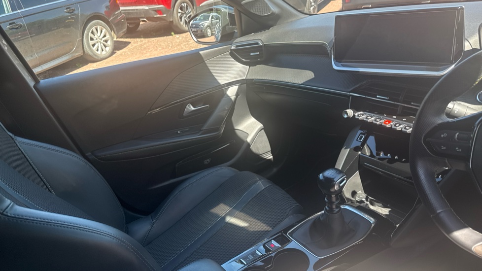 Peugeot 208 1.2 PureTech 100 GT 5dr Petrol Hatchback - Image 14