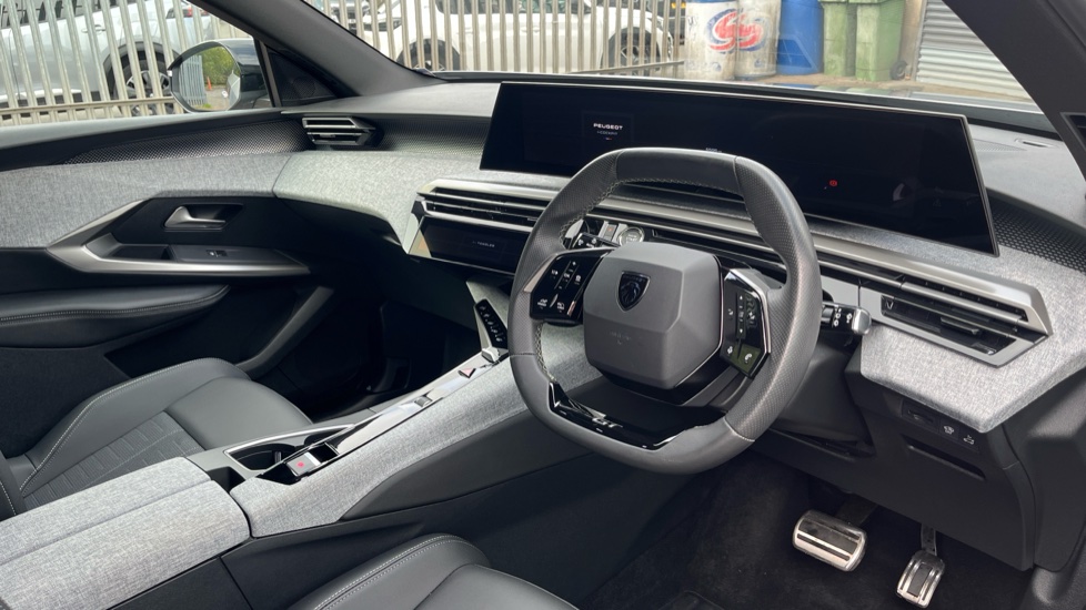 Peugeot 5008 1.2 Hybrid 145 GT 5dr e-DSC6 Petrol Estate - Image 11