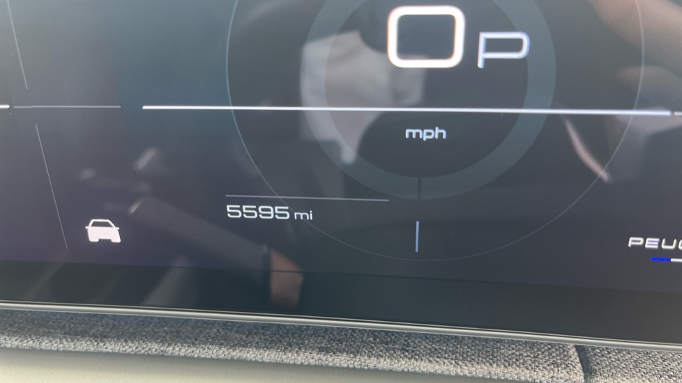 Peugeot 5008 1.2 Hybrid 145 GT 5dr e-DSC6 Petrol Estate - Image 26