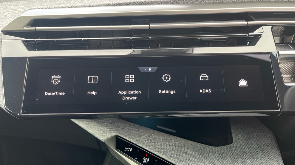 Peugeot 5008 1.2 Hybrid 145 GT 5dr e-DSC6 Petrol Estate - Image 28