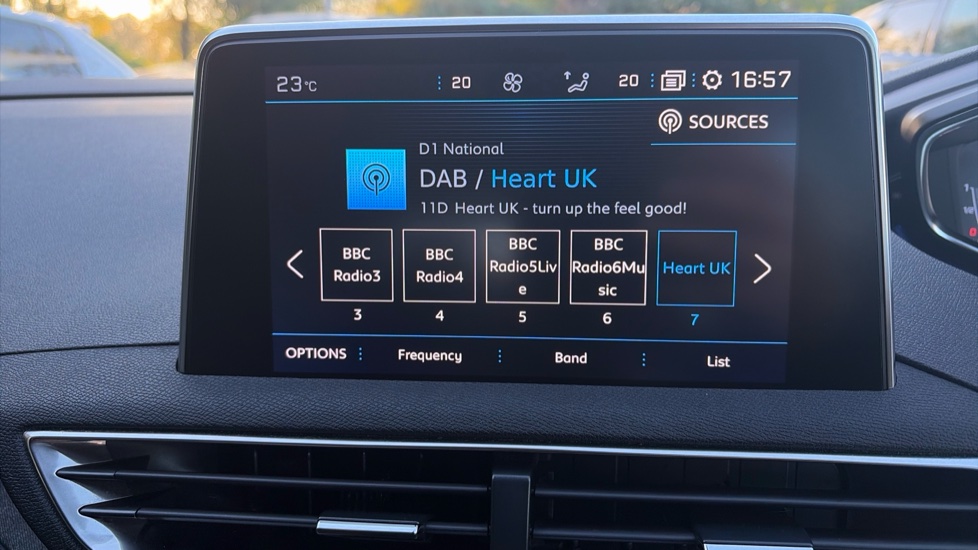 Peugeot 3008 1.5 BlueHDi Allure 5dr EAT8 Diesel Estate - Image 35