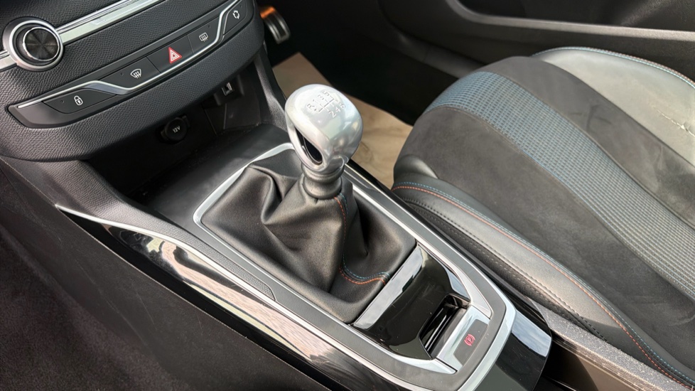 Peugeot 308 1.2 PureTech 130 Tech Edition 5dr Petrol Hatchback - Image 13