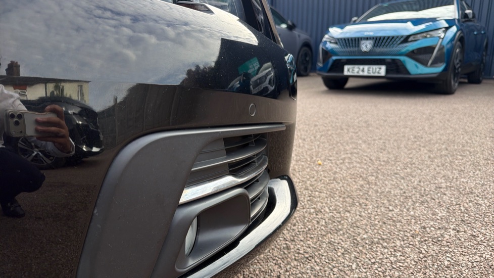 Peugeot 308 1.2 PureTech 130 Tech Edition 5dr Petrol Hatchback - Image 21