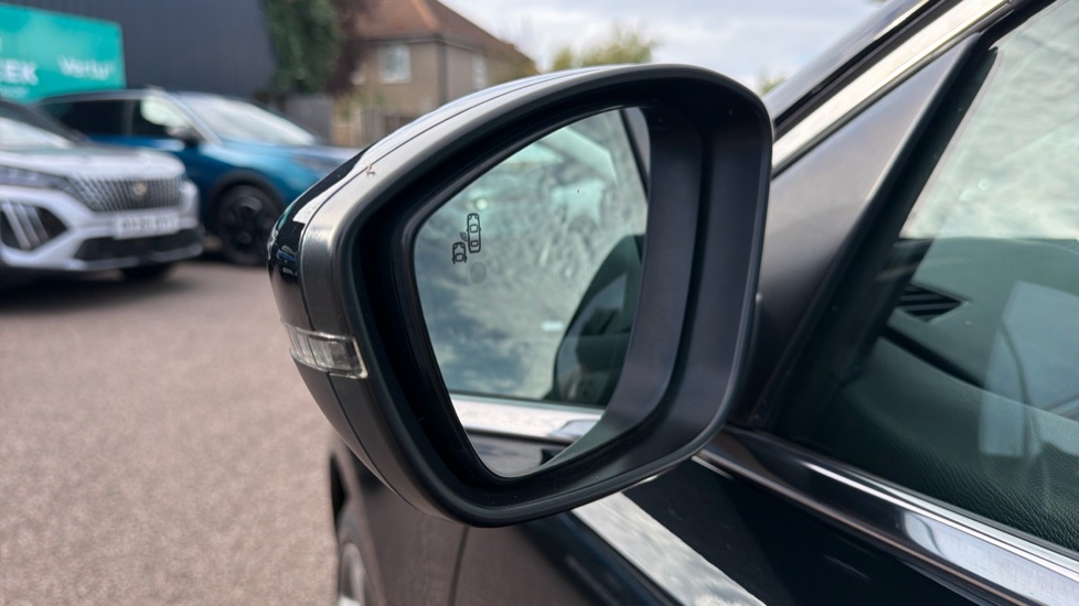 Peugeot 308 1.2 PureTech 130 Tech Edition 5dr Petrol Hatchback - Image 25