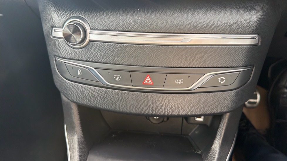 Peugeot 308 1.2 PureTech 130 Tech Edition 5dr Petrol Hatchback - Image 32