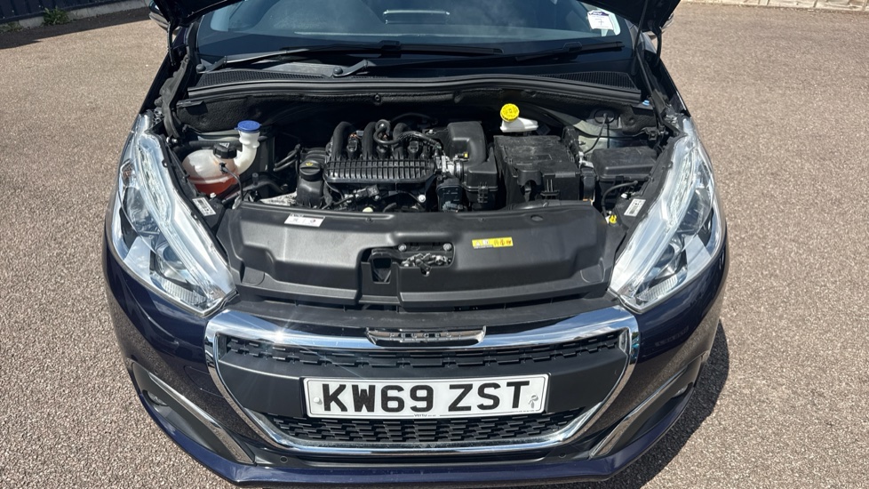 Peugeot 208 1.2 PureTech 82 Tech Edition 5dr [Start Stop] Petrol Hatchback - Image 8