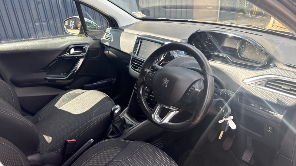 Peugeot 208 1.2 PureTech 82 Tech Edition 5dr [Start Stop] Petrol Hatchback - Image 11