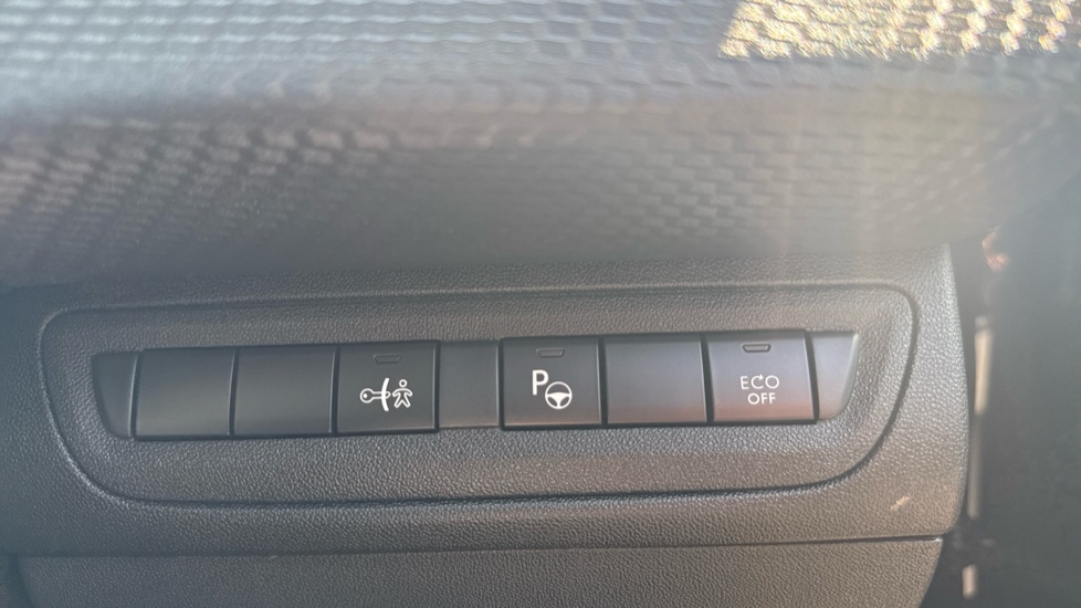 Peugeot 208 1.2 PureTech 82 Tech Edition 5dr [Start Stop] Petrol Hatchback - Image 26