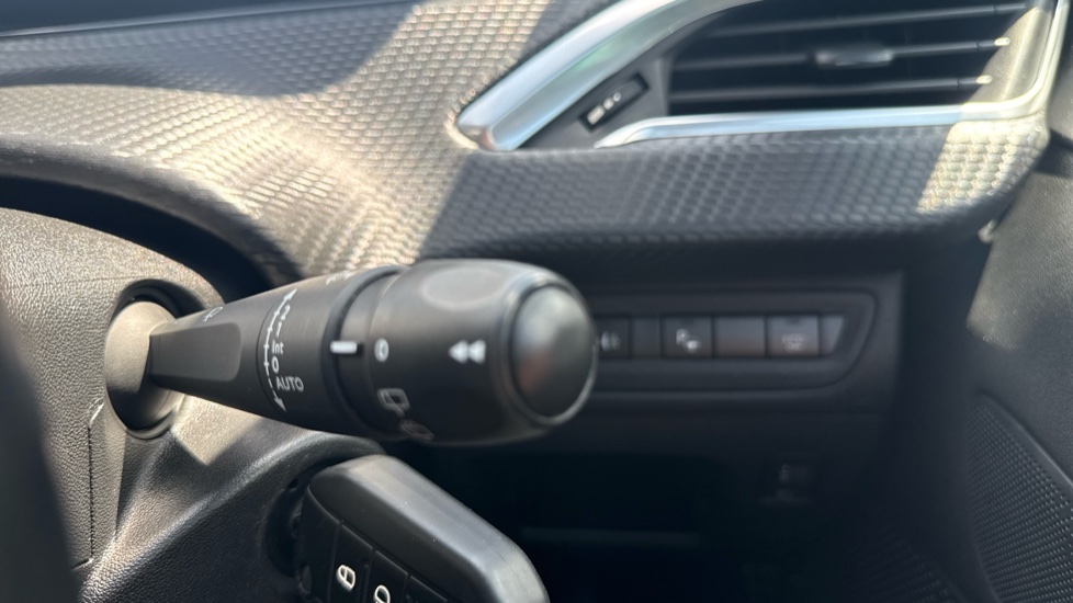Peugeot 208 1.2 PureTech 82 Tech Edition 5dr [Start Stop] Petrol Hatchback - Image 29