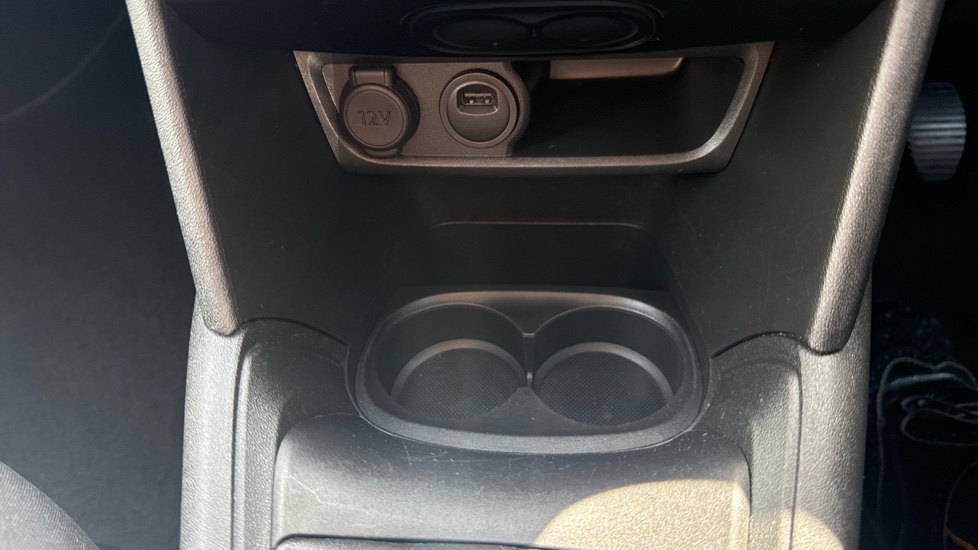 Peugeot 208 1.2 PureTech 82 Tech Edition 5dr [Start Stop] Petrol Hatchback - Image 34