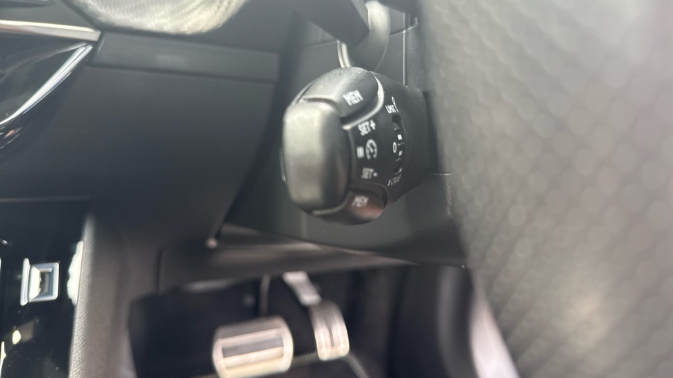 Peugeot 2008 1.2 PureTech 130 GT 5dr EAT8 Petrol Estate - Image 33