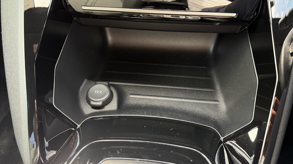 Peugeot 208 1.2 PureTech 130 GT 5dr EAT8 Petrol Hatchback - Image 32