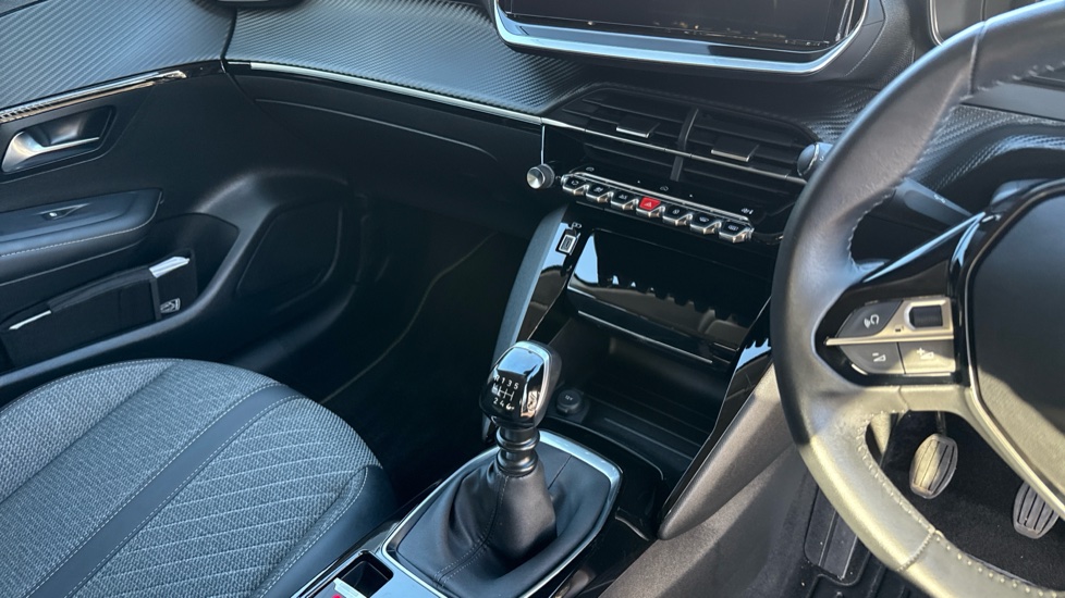 Peugeot 208 1.2 PureTech 100 Allure 5dr Petrol Hatchback - Image 14