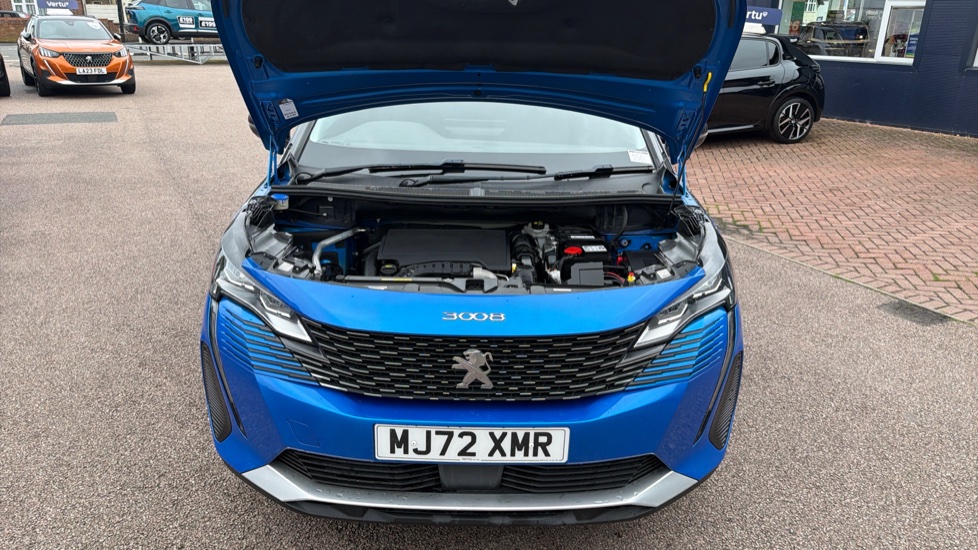 Peugeot 3008 1.2 PureTech Allure Premium+ 5dr Petrol Estate - Image 8