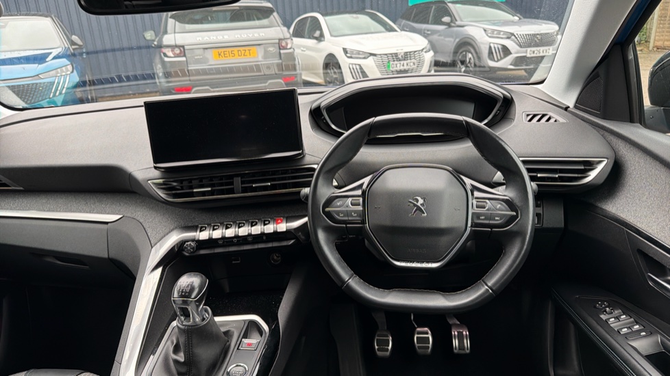 Peugeot 3008 1.2 PureTech Allure Premium+ 5dr Petrol Estate - Image 10