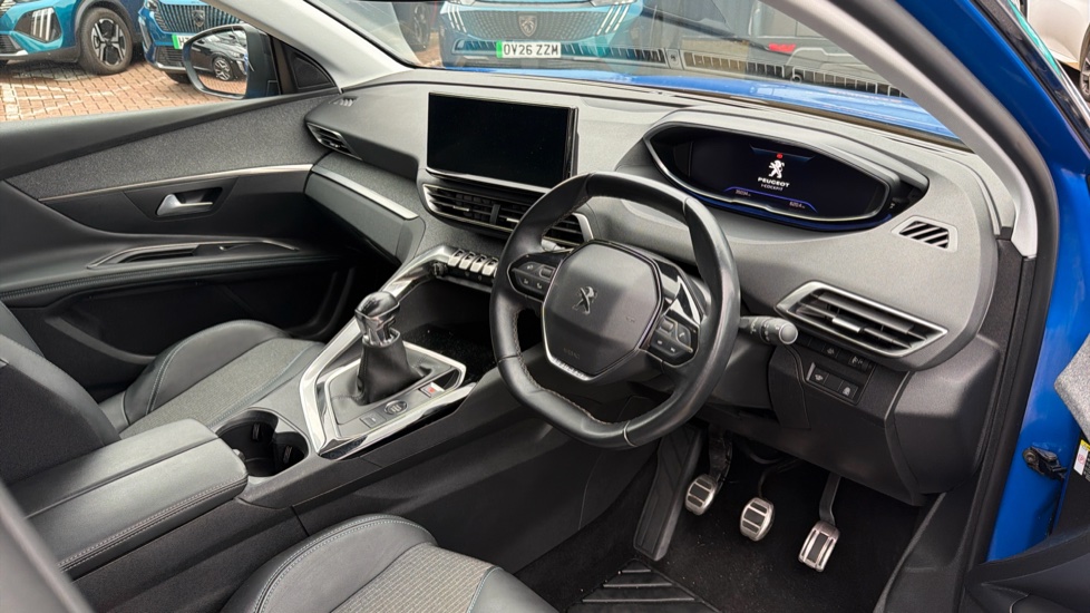 Peugeot 3008 1.2 PureTech Allure Premium+ 5dr Petrol Estate - Image 11