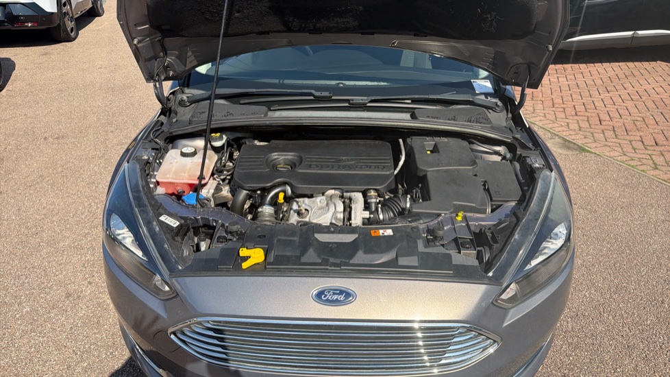 Ford Focus 1.5 TDCi 120 Titanium 5dr Diesel Hatchback - Image 8
