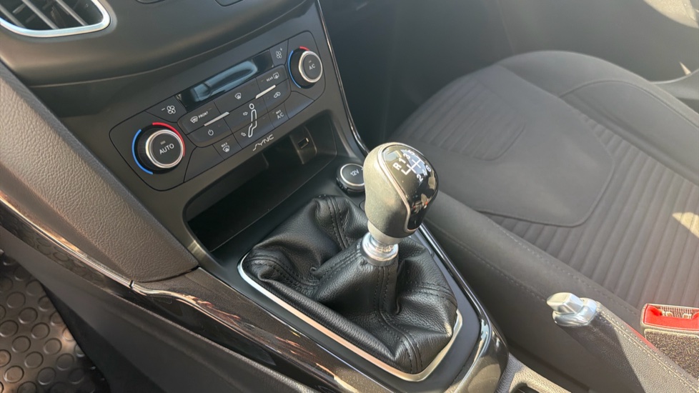 Ford Focus 1.5 TDCi 120 Titanium 5dr Diesel Hatchback - Image 13
