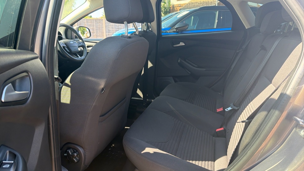 Ford Focus 1.5 TDCi 120 Titanium 5dr Diesel Hatchback - Image 16