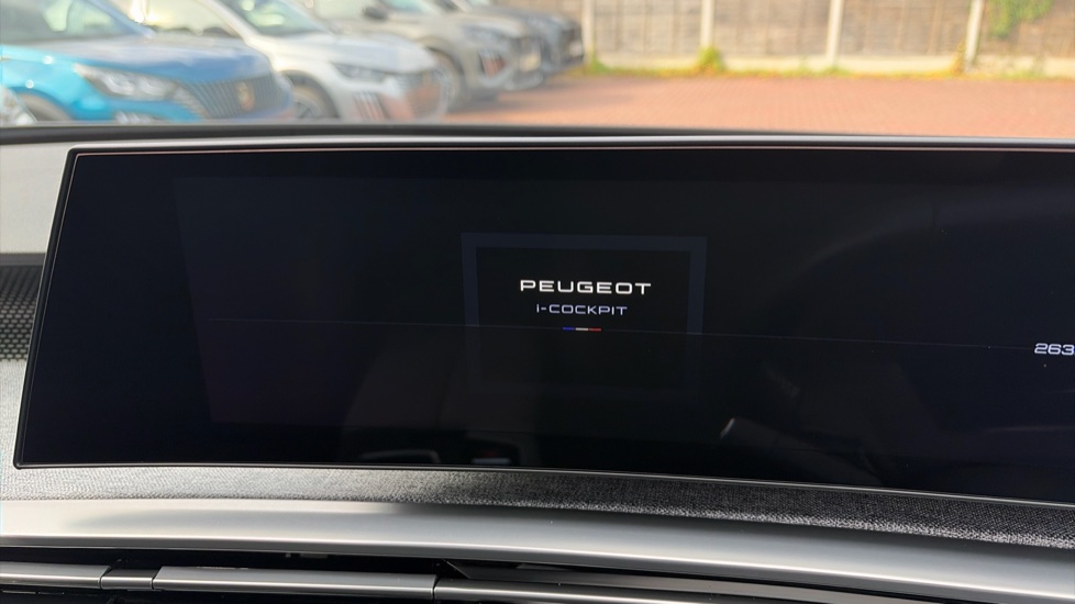 Peugeot 5008 1.2 Hybrid 136 GT 5dr e-DSC6 Petrol Estate - Image 12