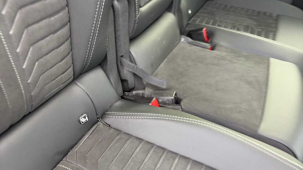 Peugeot 5008 1.2 Hybrid 136 GT 5dr e-DSC6 Petrol Estate - Image 17