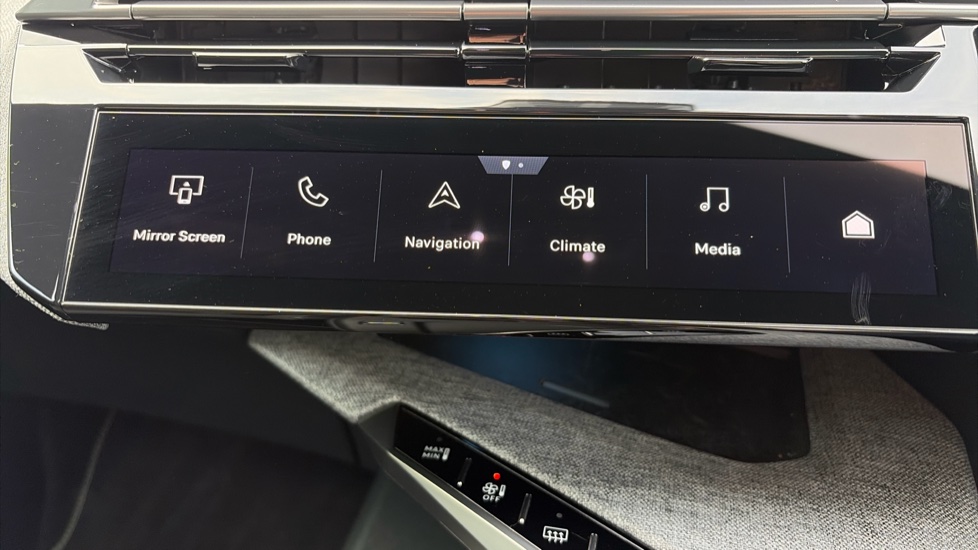 Peugeot 5008 1.2 Hybrid 136 GT 5dr e-DSC6 Petrol Estate - Image 34