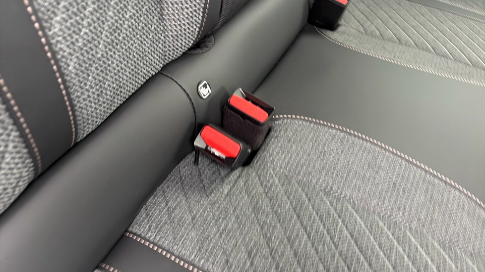 Peugeot 208 1.2 PureTech 100 Allure 5dr Petrol Hatchback - Image 17