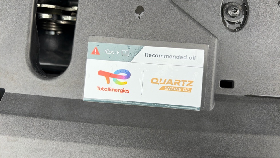Peugeot 208 1.2 PureTech 100 Allure 5dr Petrol Hatchback - Image 21
